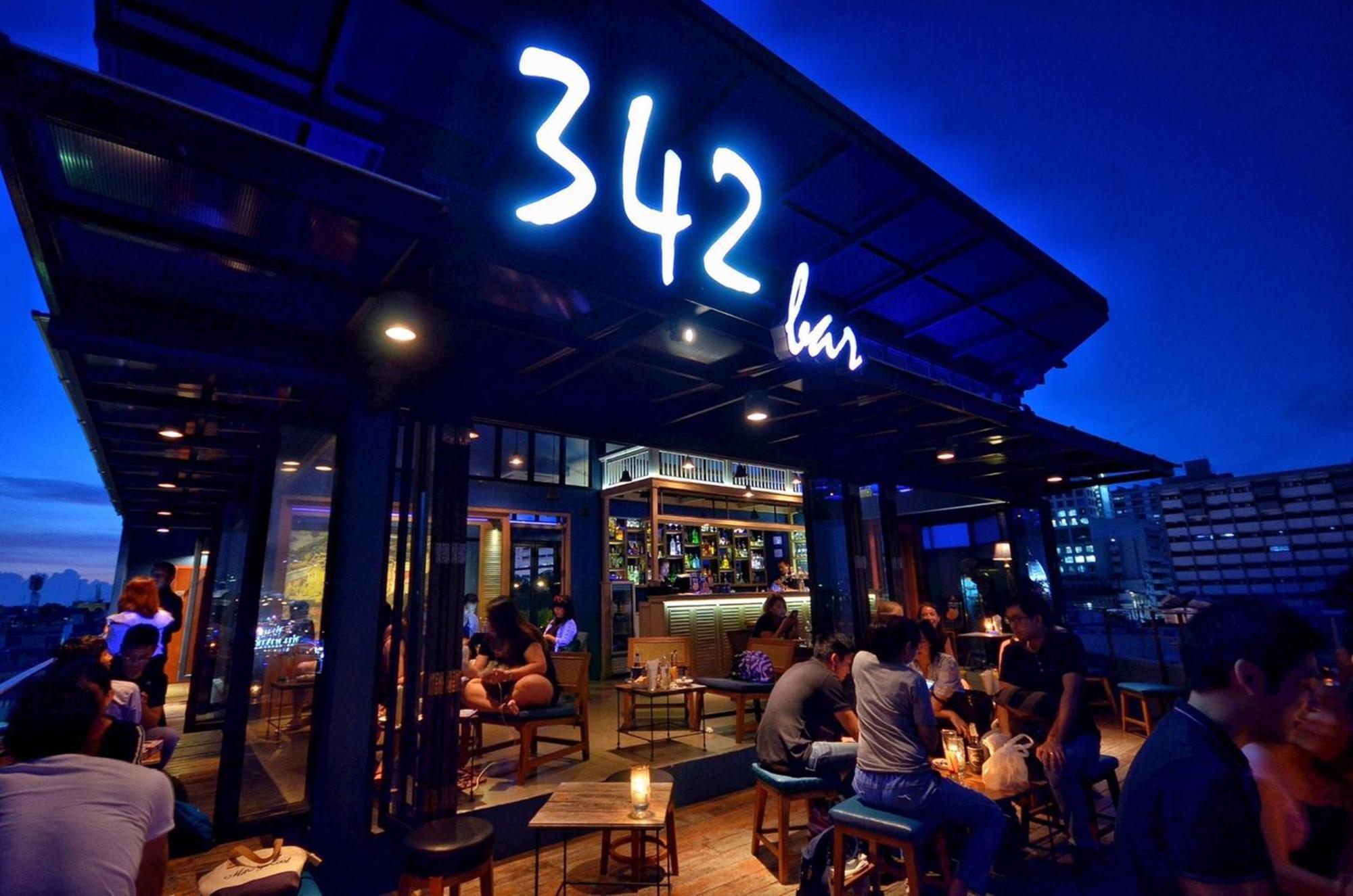 Baan Wanglang Riverside, Bangkok Buitenkant foto